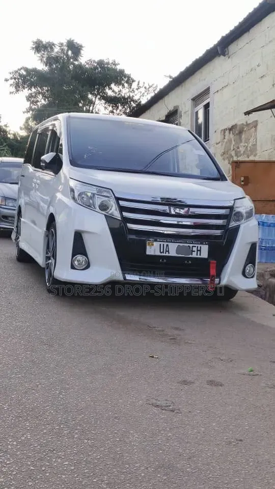Toyota Noah 2.0 FWD (7 Seater) 2015 White