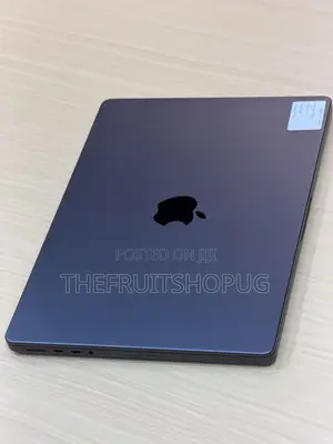 Laptop Apple MacBook Pro 2025 M5 16GB Apple M5 SSD 512GB