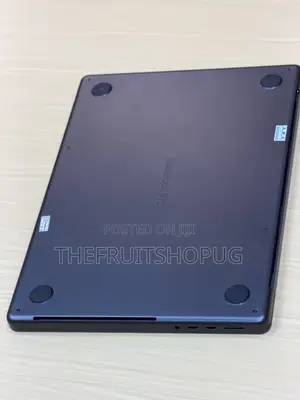 Laptop Apple MacBook Pro 2025 M5 16GB Apple M5 SSD 512GB