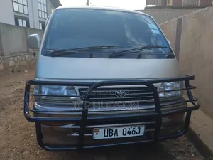 Toyota HiAce 2000