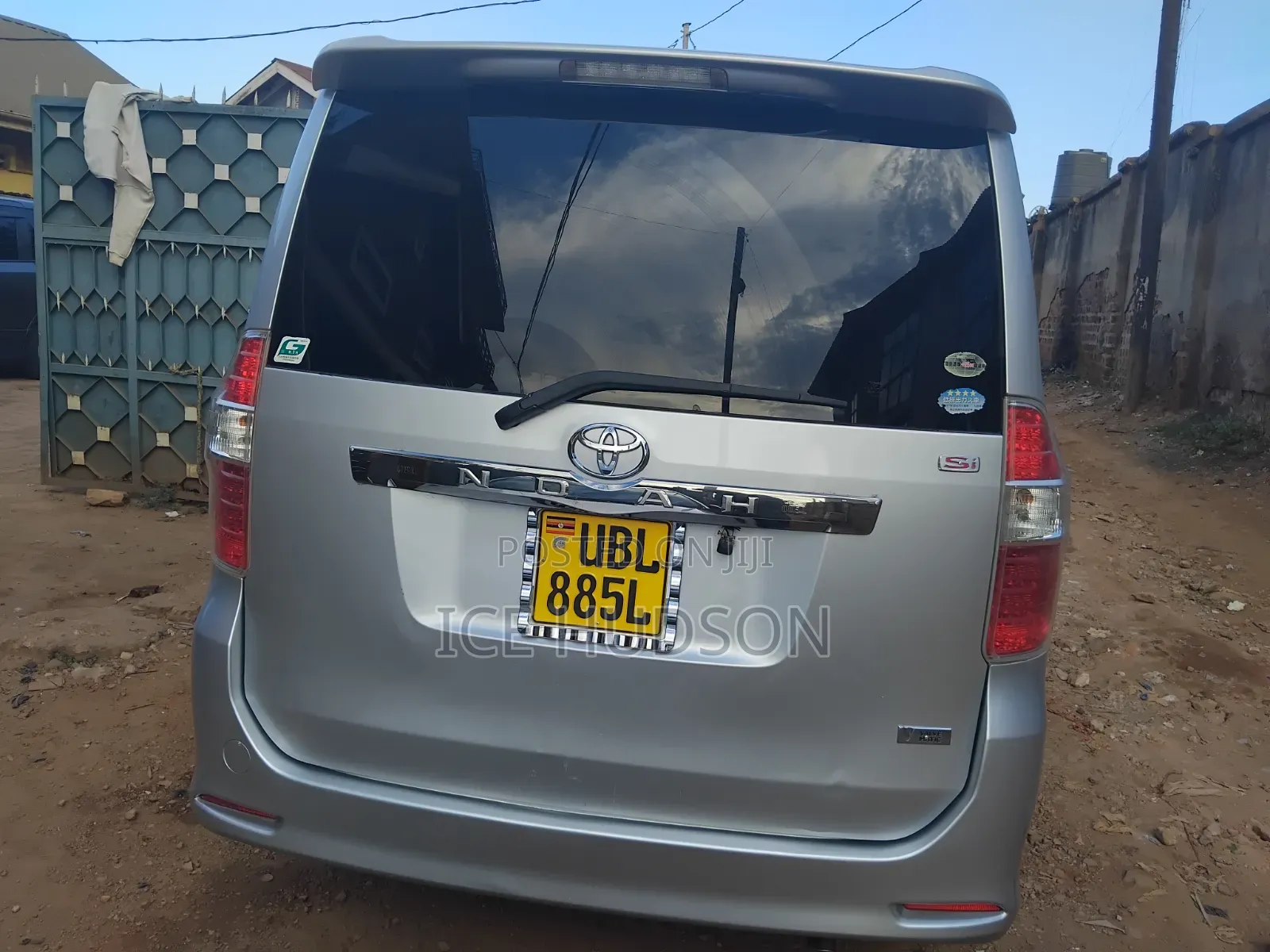 Toyota Noah 2012 Silver