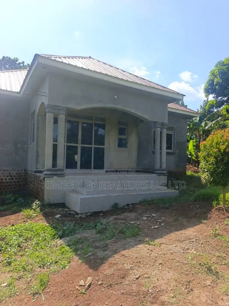 3bdrm House in Division A for sale