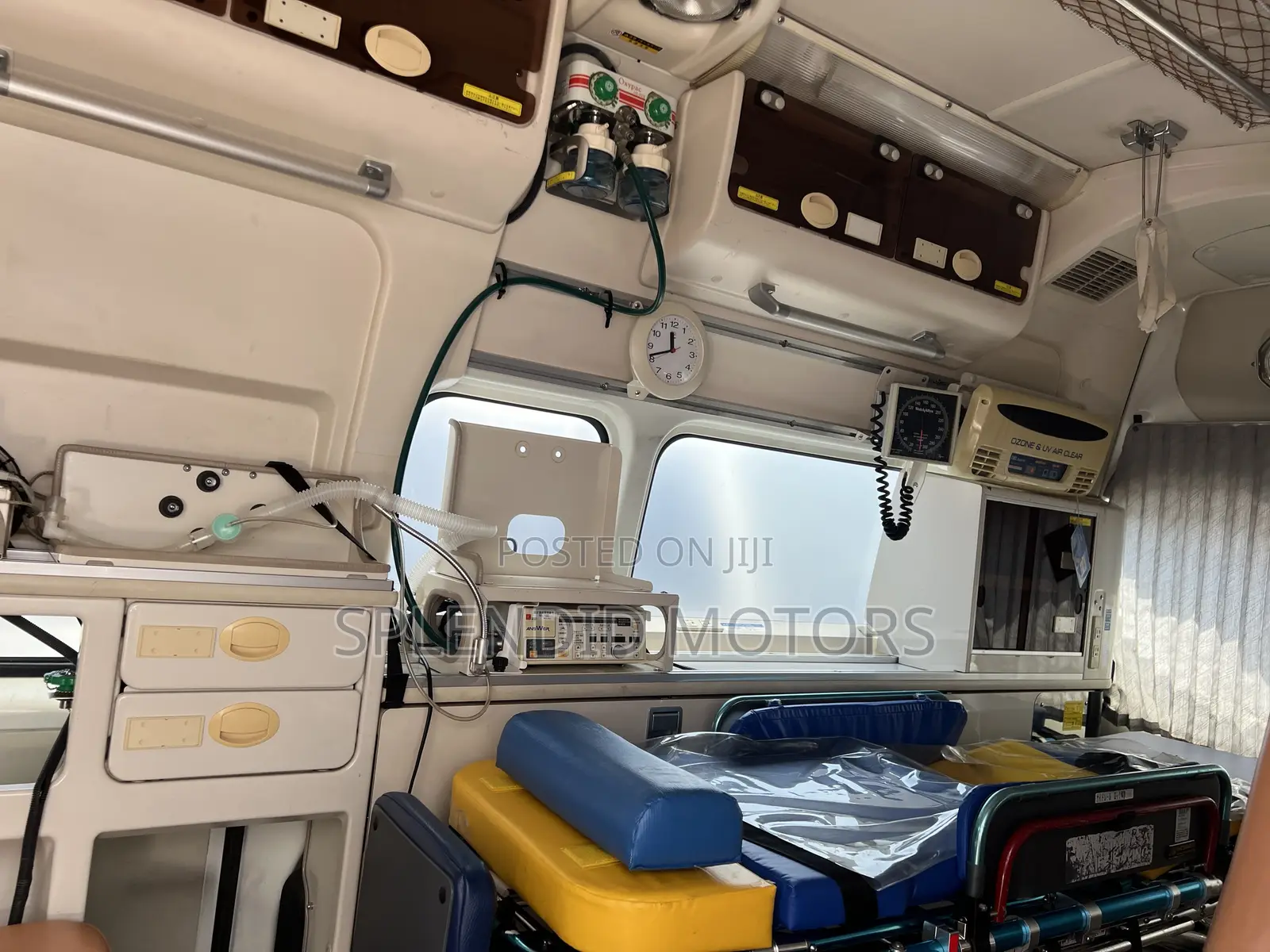Toyota HiAce 2012 White