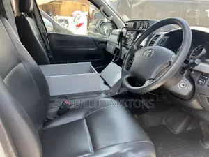 Toyota HiAce 2012 White
