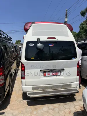 Toyota HiAce 2012 White