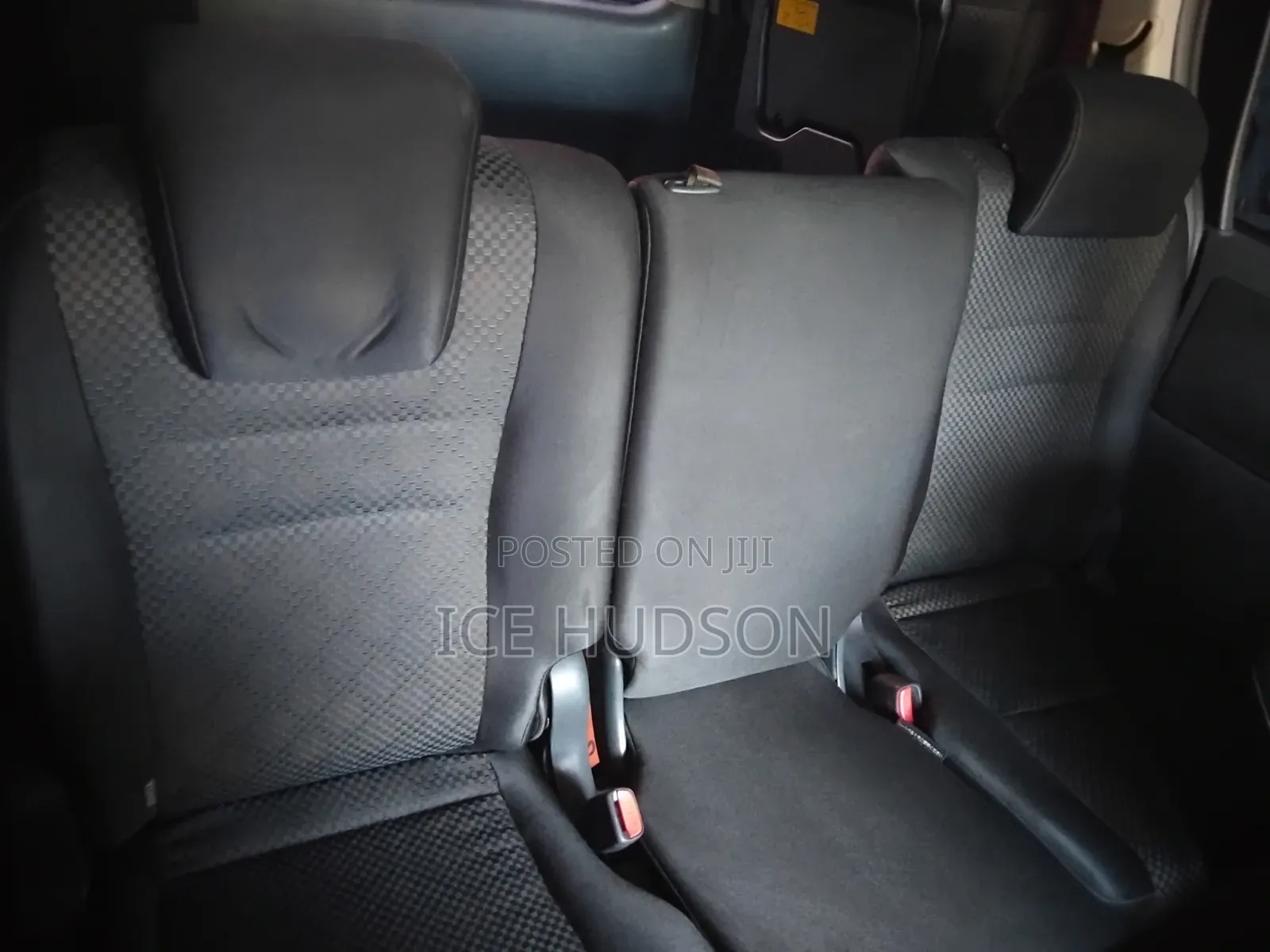 Toyota Noah 2012 Silver