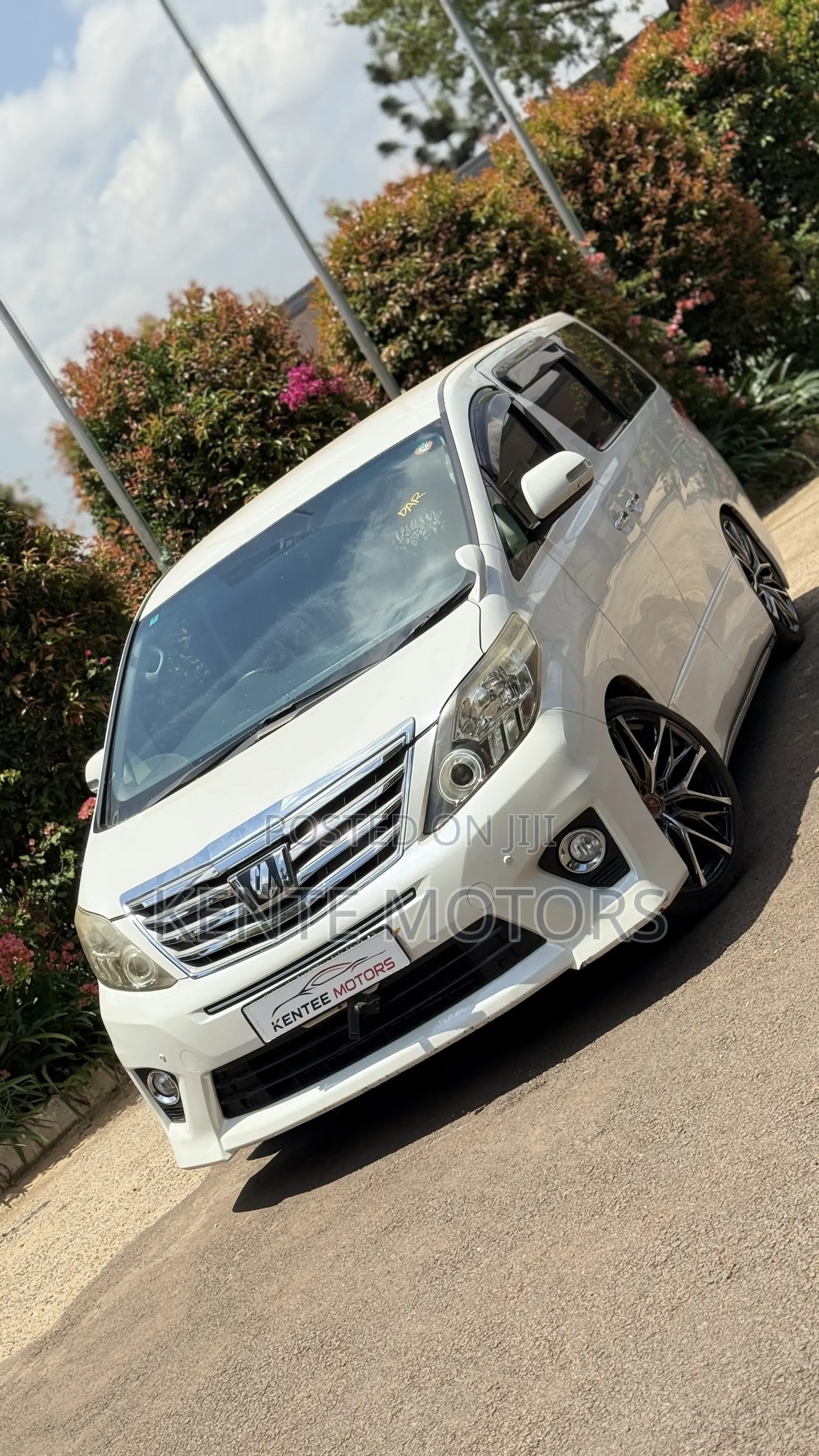 Toyota Alphard 2.4 Hybrid AWD 2014 White