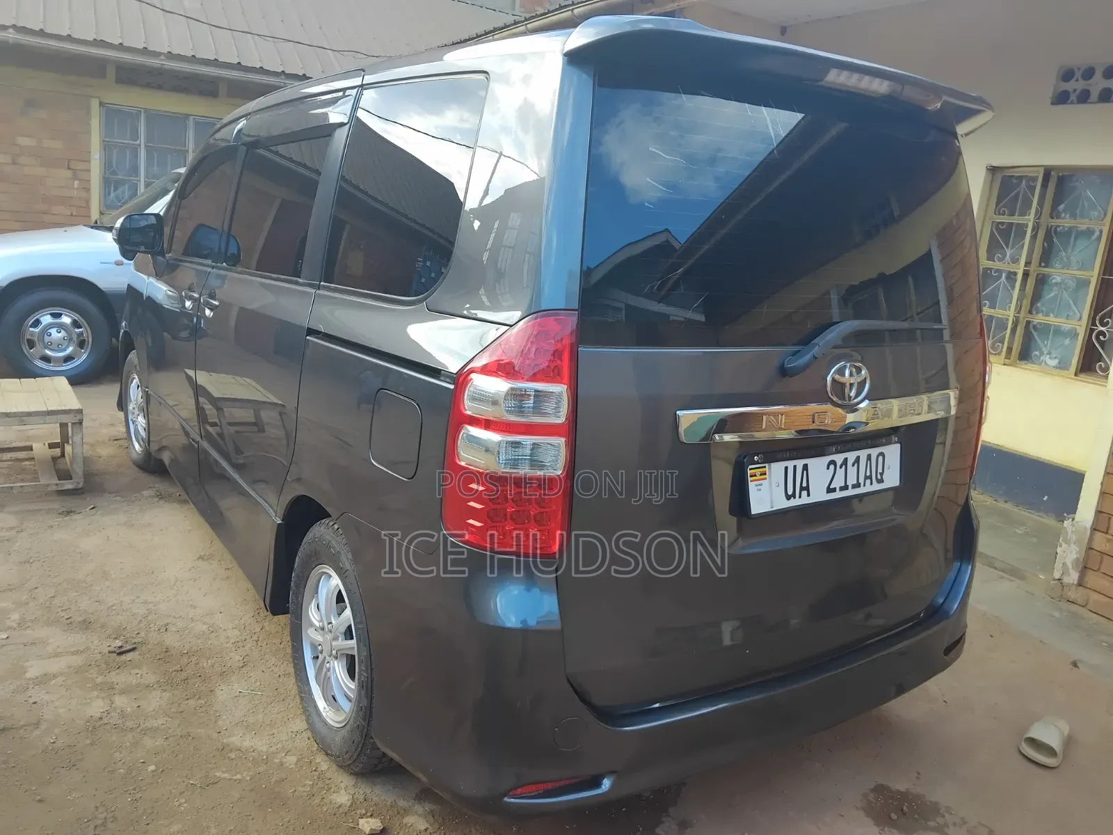 Toyota Noah 2012 Matt Black