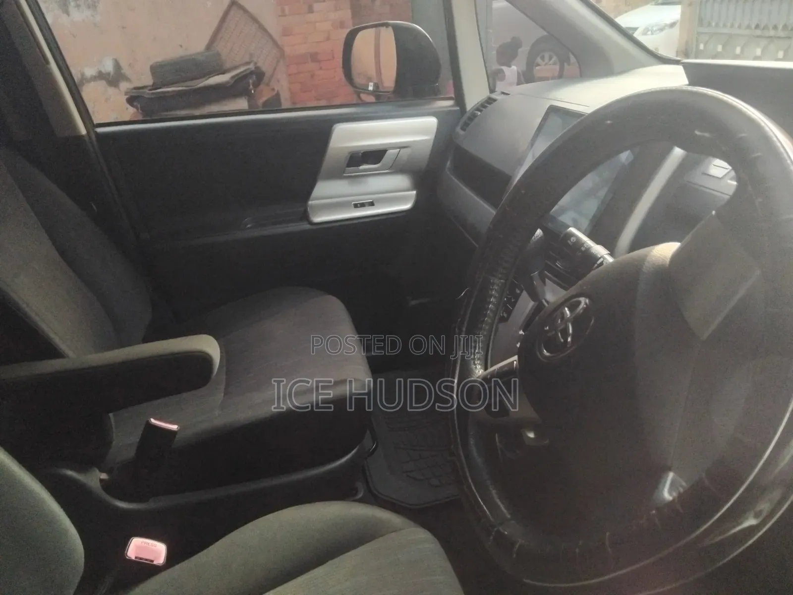 Toyota Noah 2012 Matt Black