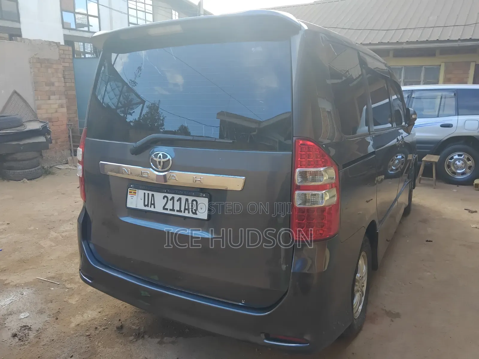 Toyota Noah 2012 Matt Black