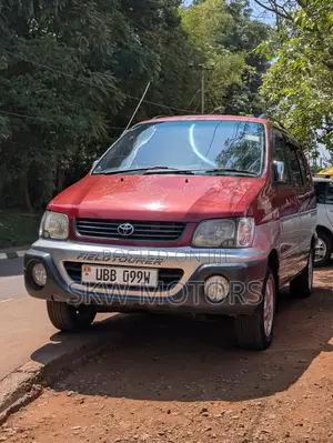 Toyota Noah 2001 Red