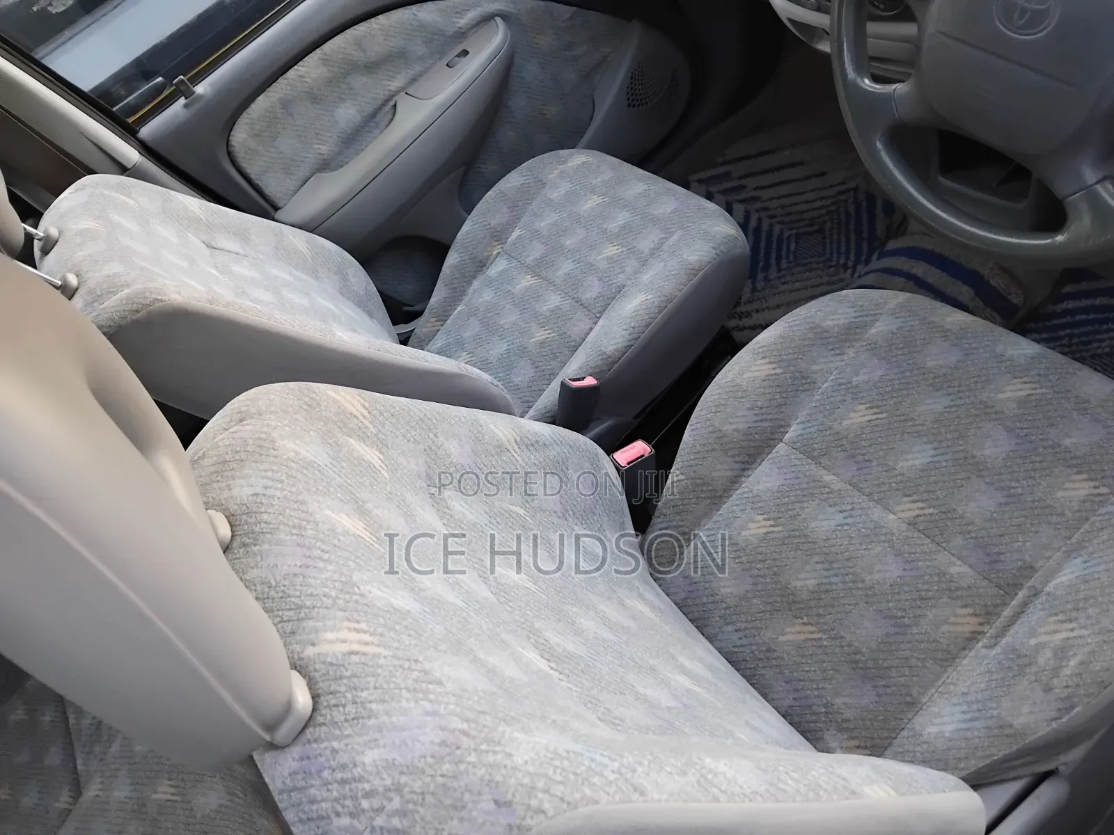 Toyota Raum 2003