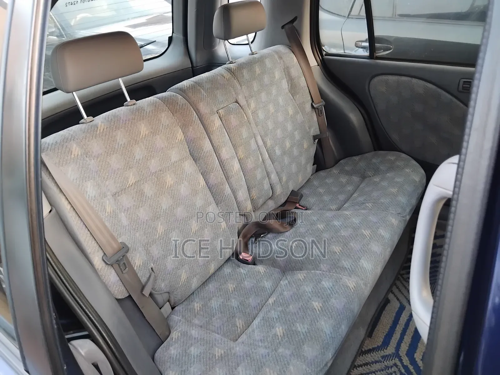 Toyota Raum 2003