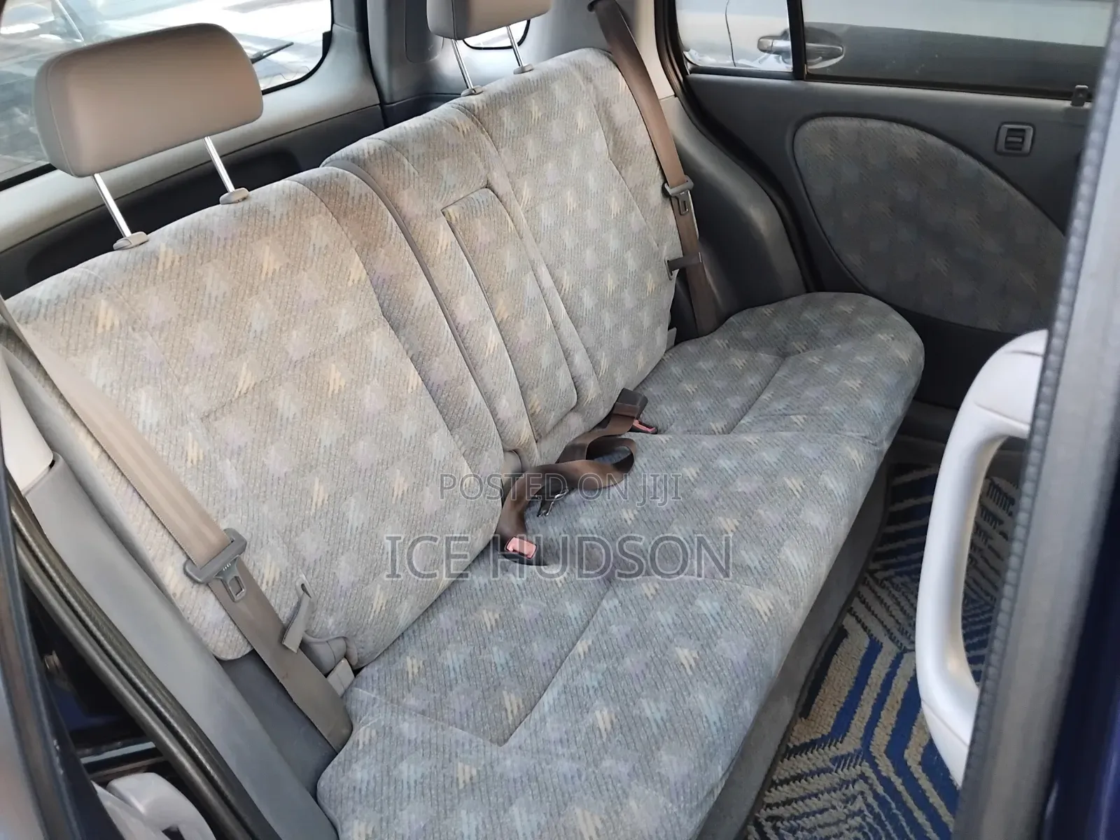 Toyota Raum 2003