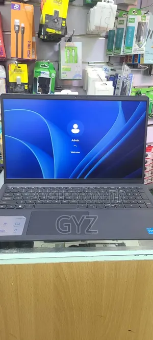 Laptop Dell Inspiron 15 3520 8GB Intel Core i3 HDD 500GB