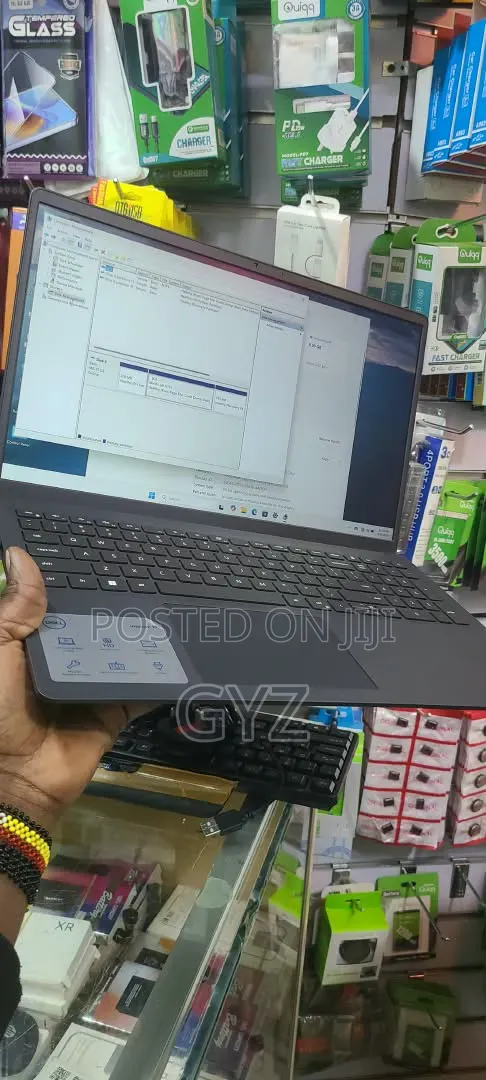 Laptop Dell Inspiron 15 3520 8GB Intel Core i3 HDD 500GB
