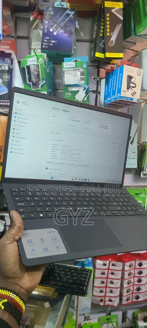 Laptop Dell Inspiron 15 3520 8GB Intel Core i3 HDD 500GB