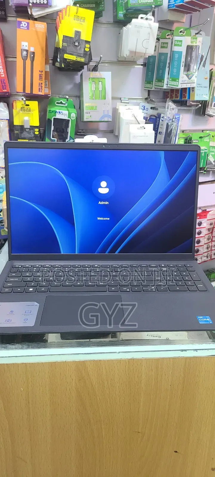 Laptop Dell Inspiron 15 3520 8GB Intel Core i3 HDD 500GB