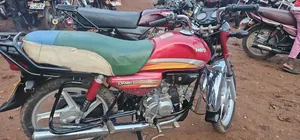 Hero Dawn 100 2023 Red