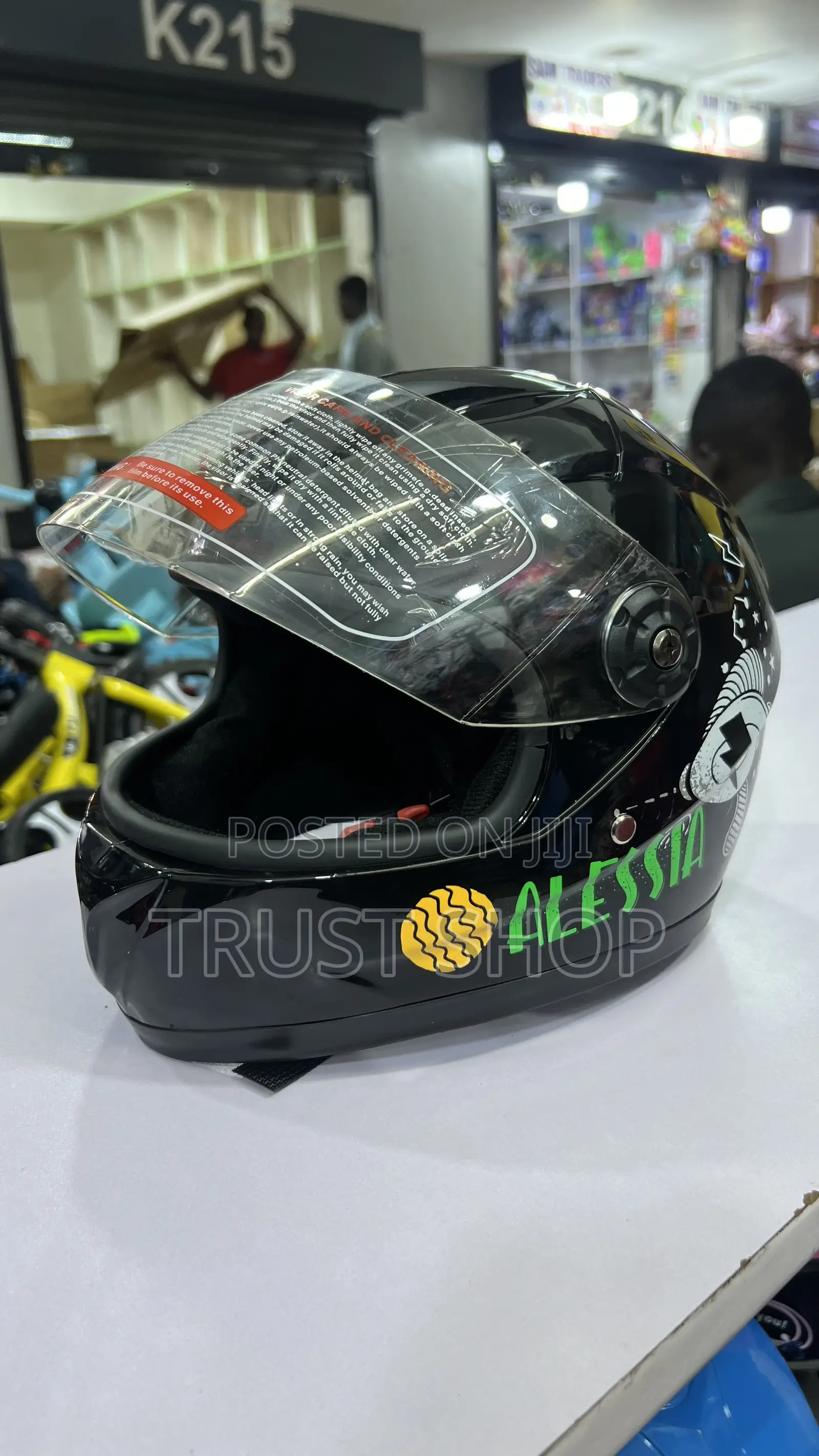 Black Allessia Helmet