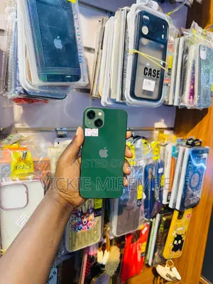Apple iPhone 13 128 GB Green