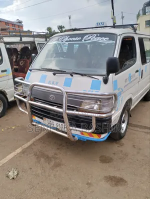 Toyota HiAce 2002 White