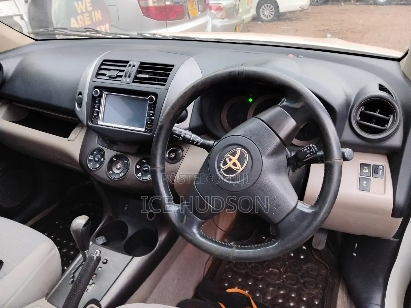 Toyota Vanguard 2008 White