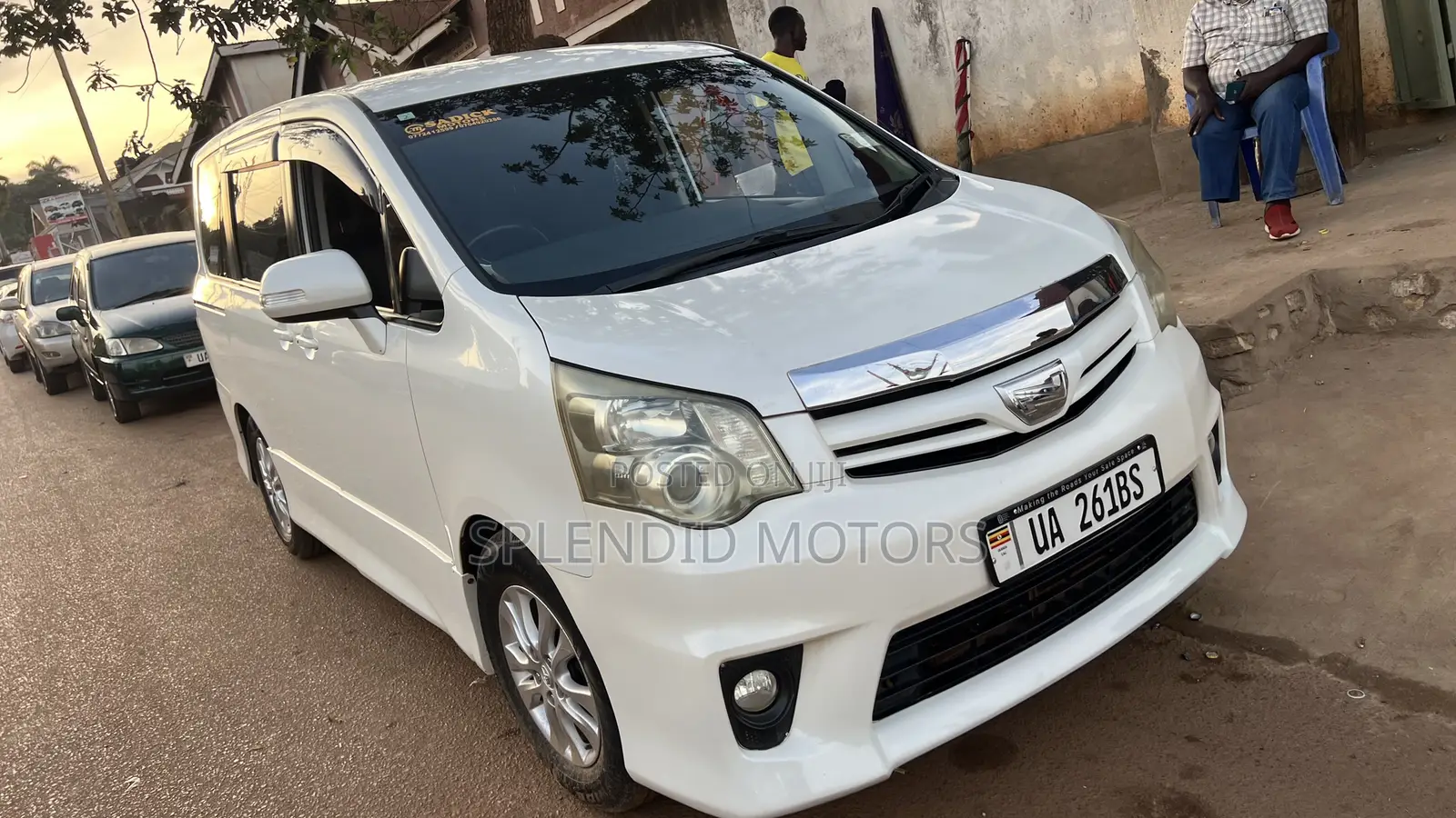 Toyota Noah 2010 White