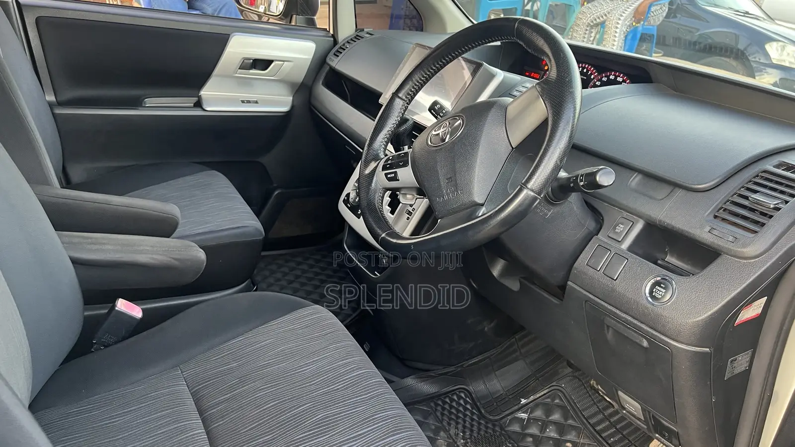 Toyota Noah 2010 White