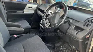 Toyota Noah 2010 White