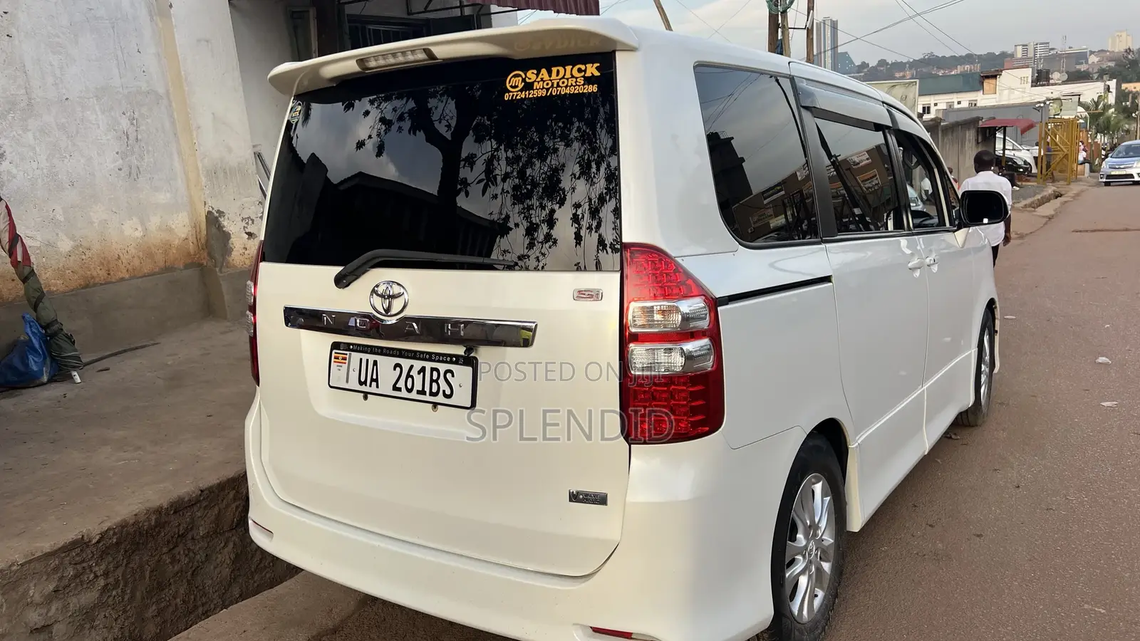 Toyota Noah 2010 White