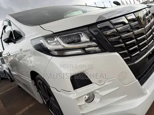 Toyota Alphard 2.5 Petrol AWD 2017