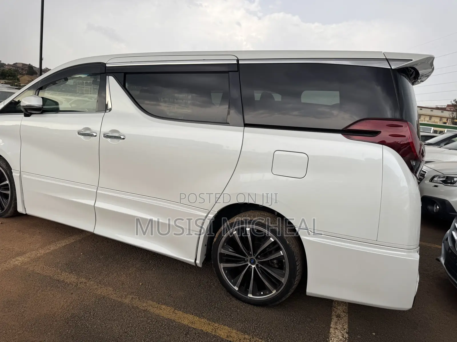 Toyota Alphard 2.5 Petrol AWD 2017