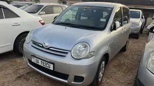 Toyota Sienta 2008 Silver