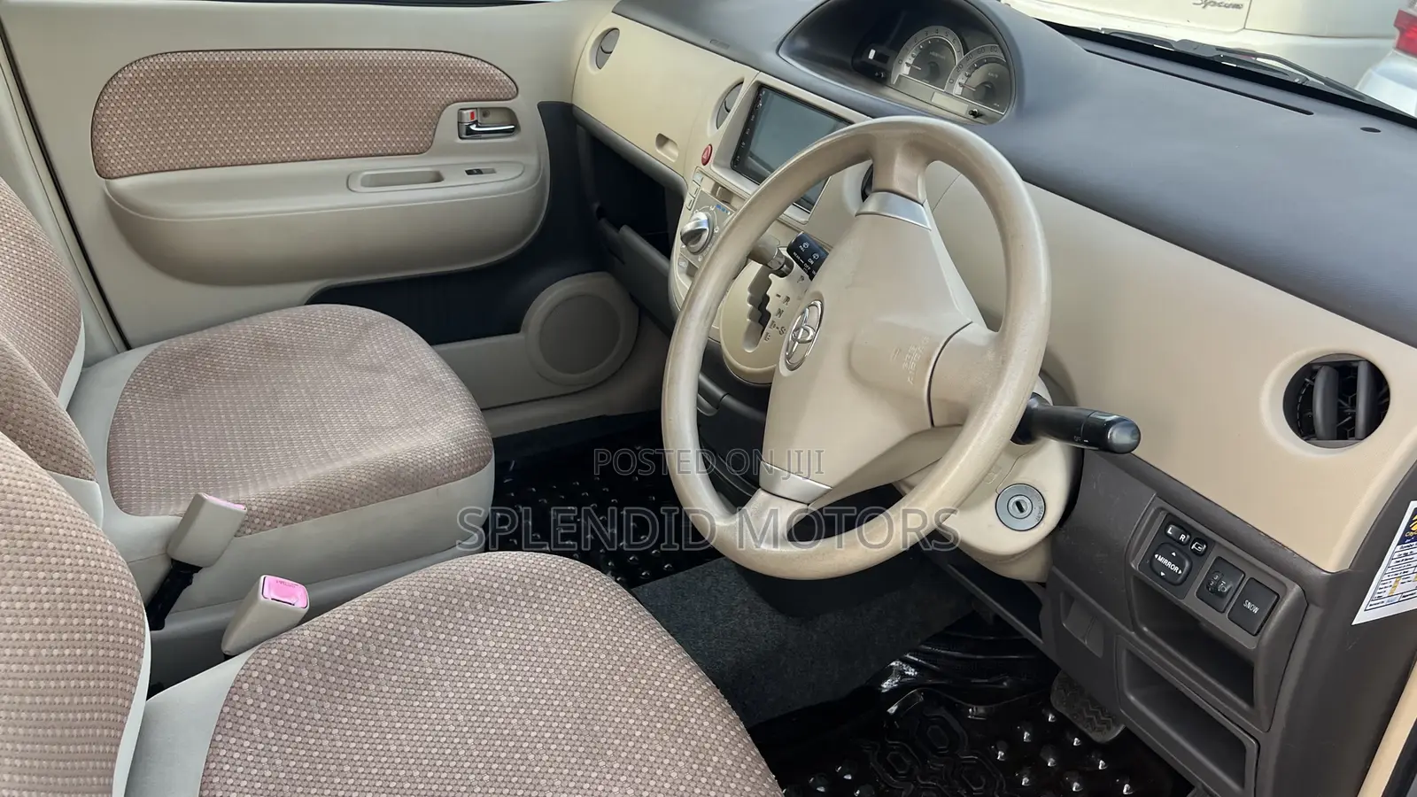 Toyota Sienta 2008 Silver