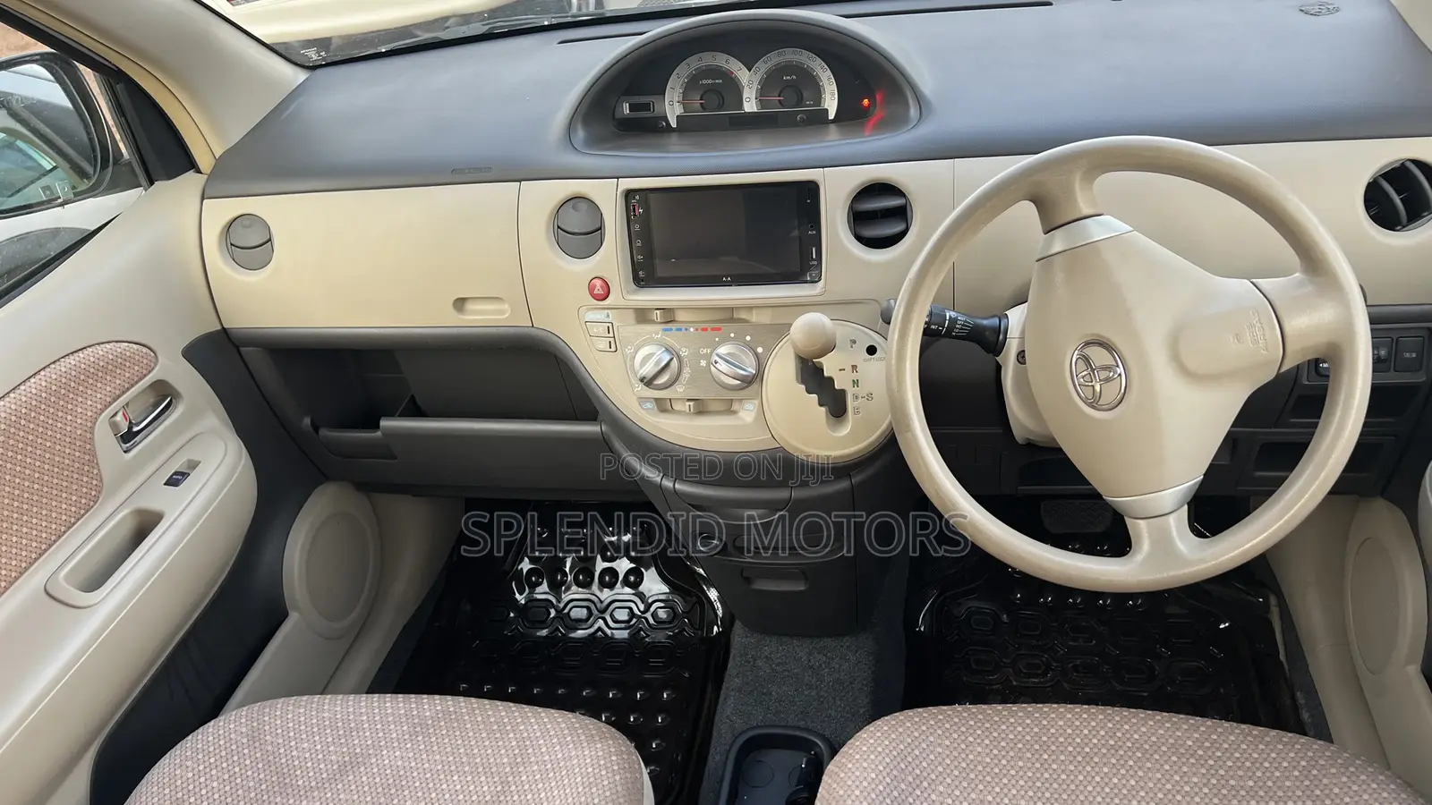 Toyota Sienta 2008 Silver