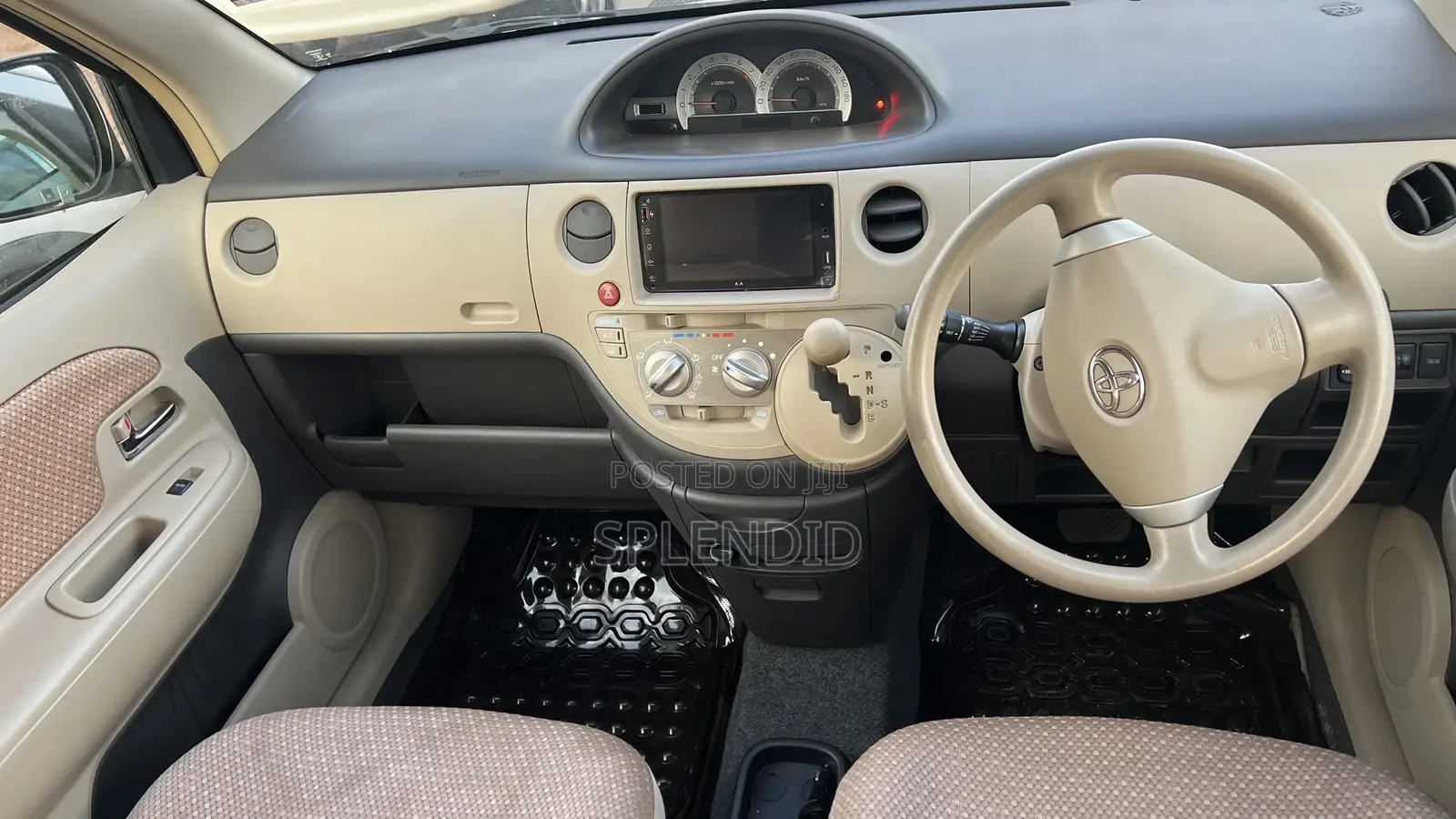 Toyota Sienta 2008 Silver