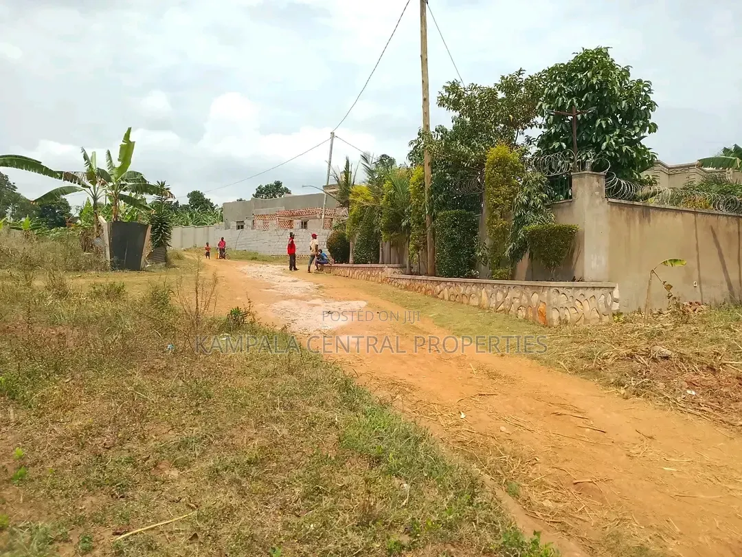 Kyaliwajjala 100x50 Plot for Sale