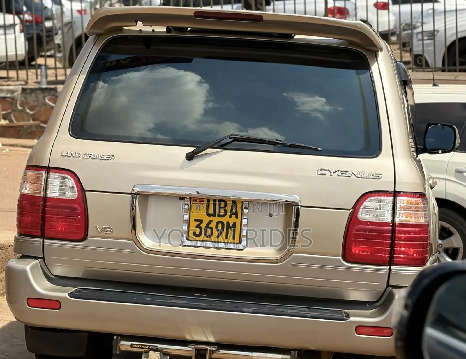 Toyota Land Cruiser Cygnus 4.7 2006 Gold
