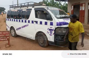 Toyota HiAce 2013 White