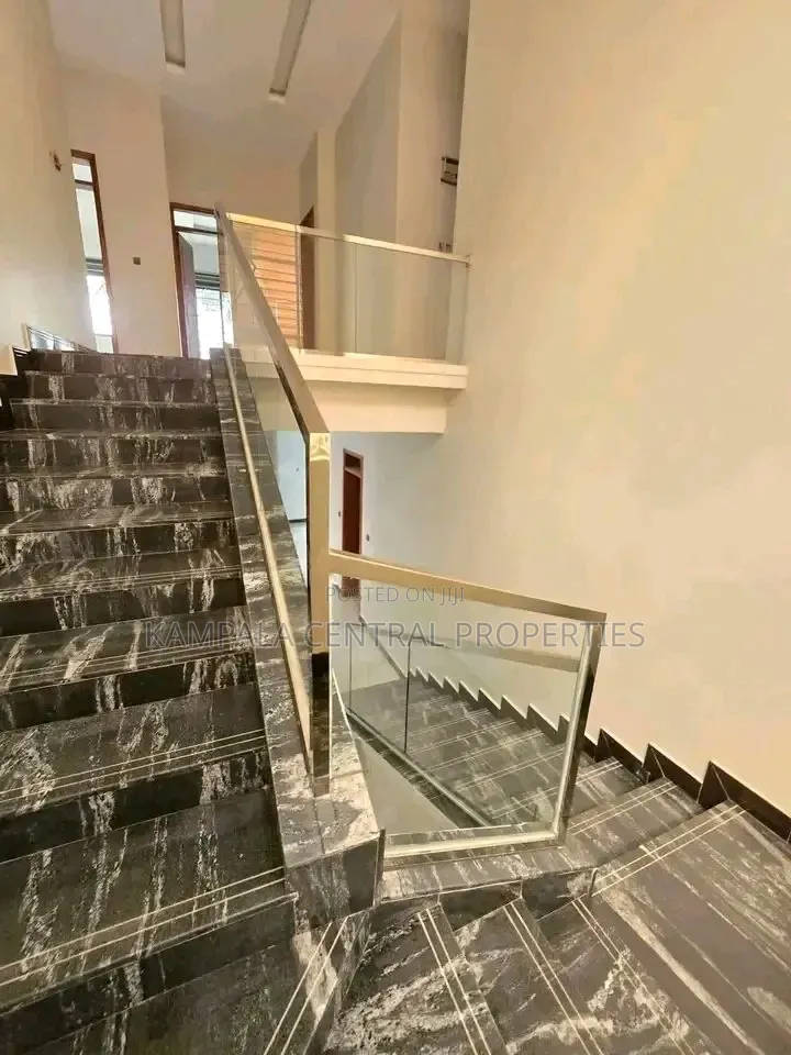 5bdrm Duplex in Munyonyo, Central Division for rent