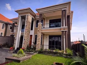 5bdrm Duplex in Bunga, Central Division for rent