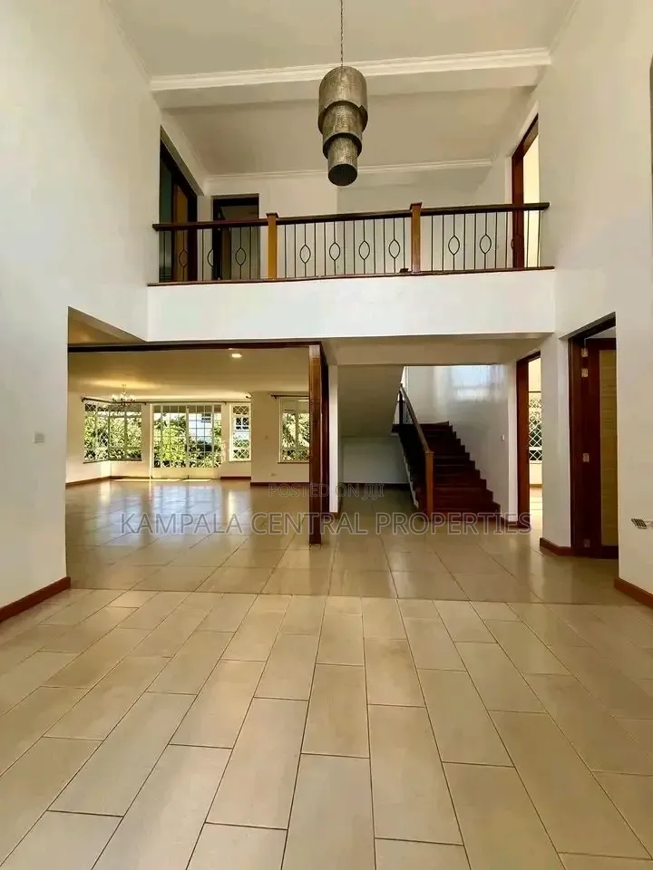 5bdrm Duplex in Bunga, Central Division for rent