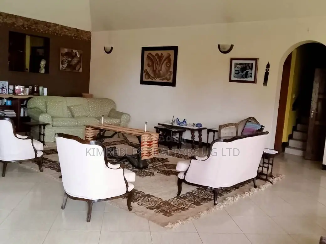 7bdrm House in Division A for sale
