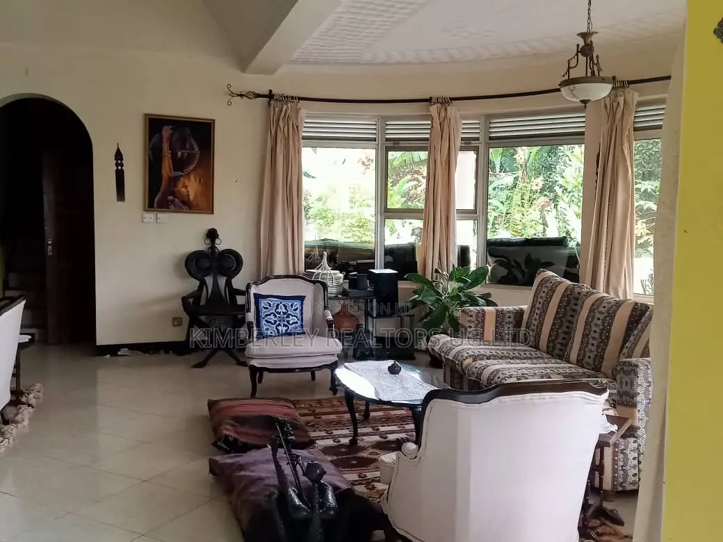 7bdrm House in Division A for sale