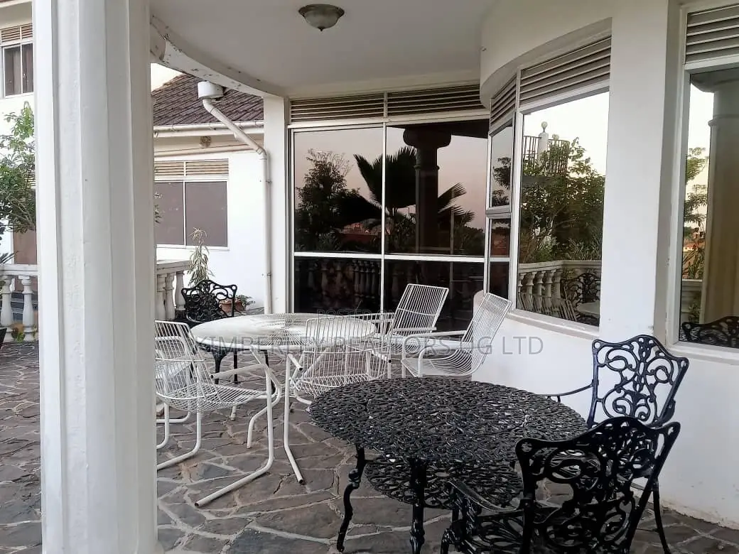 7bdrm House in Division A for sale