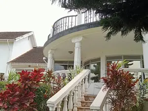 7bdrm House in Division A for sale