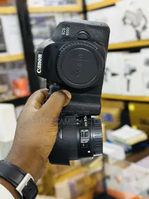 Canon 800D