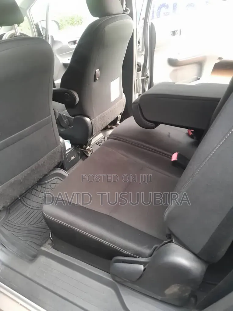 Toyota Wish 2009 Silver