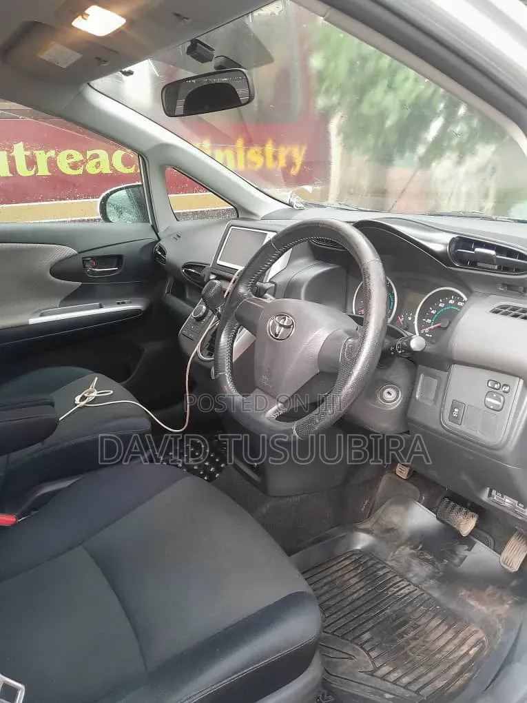 Toyota Wish 2009 Silver